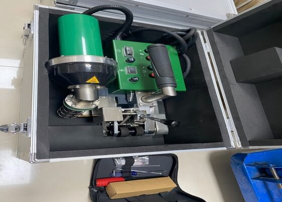 SWT-NS700 0.5-3mm آلة لحام الغشاء الجيولوجي لـ PVC لـ Damliner