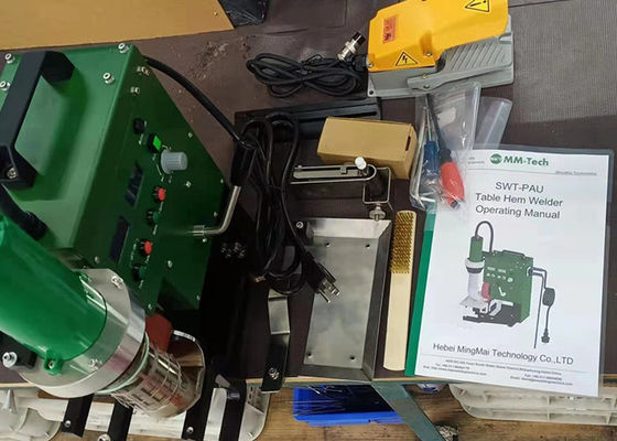 تسقيف مقاوم للماء ملفوف المواد 2.3kw الجدول آلة لحام البقعة لحمام السباحة