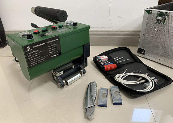 SWT-NSGM2 0.2 مم - 2.0 مم HDPE آلة لحام إسفين ساخنة بنفس طريقة الإغلاق الجانبي